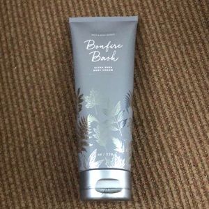 Bath & Body Works body cream